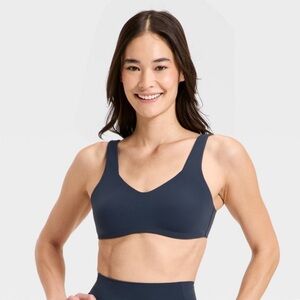 Seamless Navy Wireless Comfort Bra (size m ) and shorts (small)
